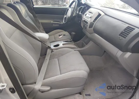 2008 Toyota Tacoma Base V6 z USA, uszkodzony, nr VIN 3TMLU42N78M016948